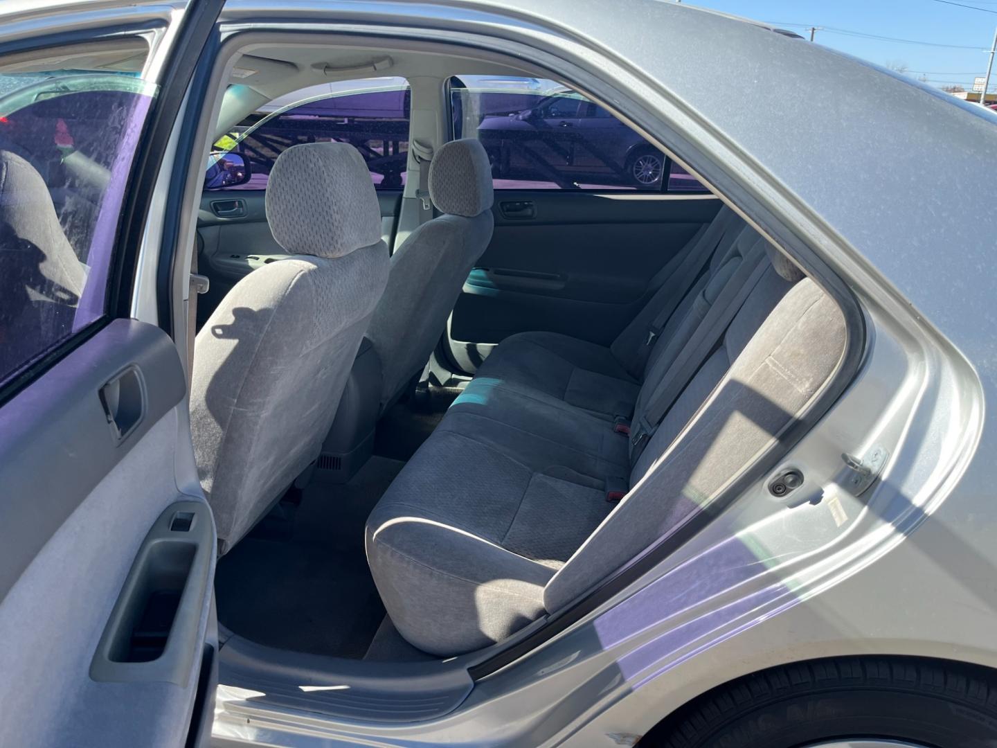 2002 SILVER /gray Toyota Camry LE (4T1BE32K72U) with an 2.4L L4 DOHC 16V engine, Automatic transmission, located at 14700 Tomball Parkway 249, Houston, TX, 77086, (281) 444-2200, 29.928619, -95.504074 - Photo#9